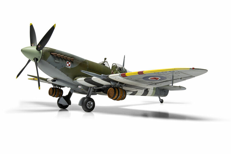 Airfix A17001A Supermarine Spitfire Mk.IXc - Flying Dray Schaal 1:24