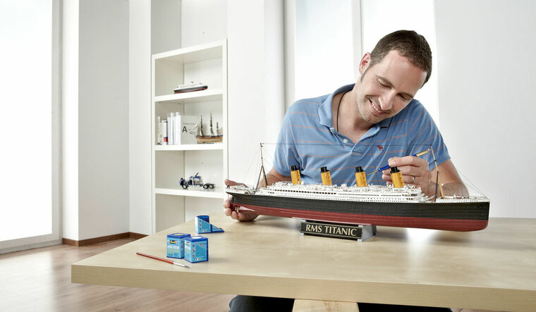 Revell 05715 Geschenkset "100 Jahre Titanic Bouwpakket Schaal 1:400