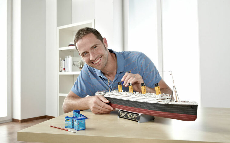 Revell 05715 Geschenkset "100 Jahre Titanic Bouwpakket Schaal 1:400