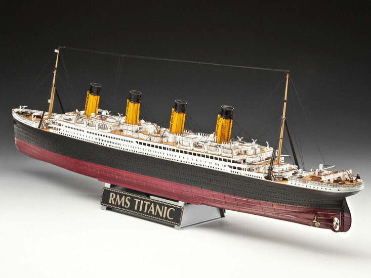 Revell 05715 Geschenkset "100 Jahre Titanic Bouwpakket Schaal 1:400