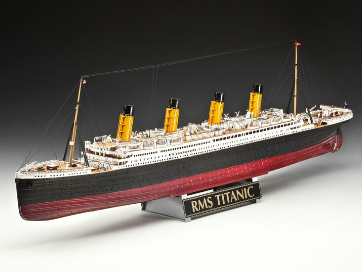 Revell 05715 Geschenkset "100 Jahre Titanic Bouwpakket Schaal 1:400
