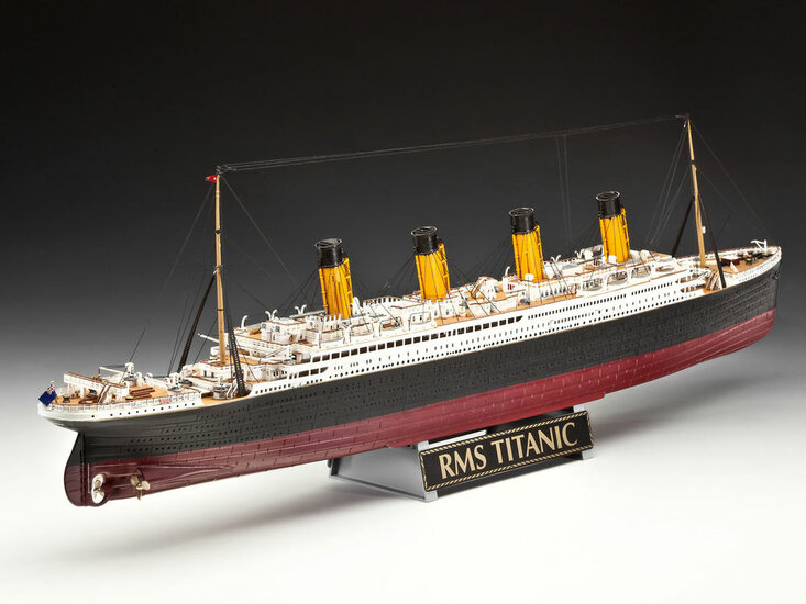 Revell 05715 Geschenkset "100 Jahre Titanic Bouwpakket Schaal 1:400