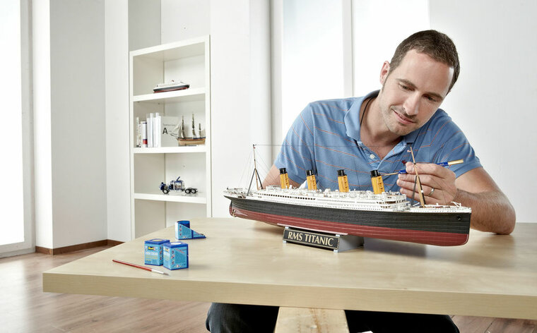 Revell 05715 Geschenkset "100 Jahre Titanic Bouwpakket Schaal 1:400