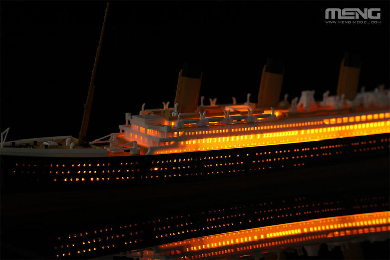 MENG-Model PS-008 R.M.S. Titanic Bouwpakket Schaal 1:700