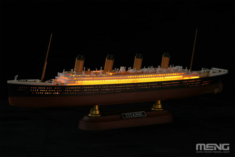 MENG-Model PS-008 R.M.S. Titanic Bouwpakket Schaal 1:700
