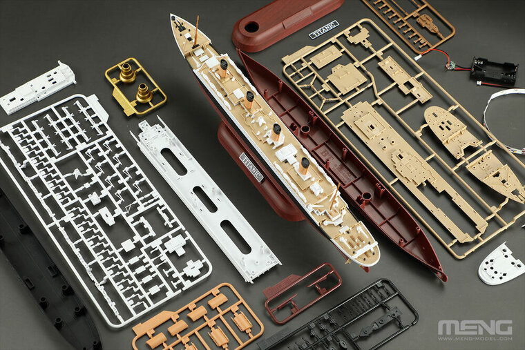 MENG-Model PS-008 R.M.S. Titanic Bouwpakket Schaal 1:700