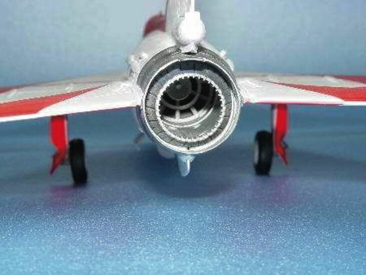 Trumpeter 02217 Chengdu F-7 EB Bouwpakket Schaal 1:32