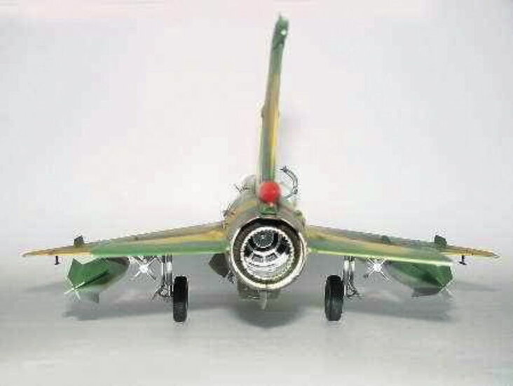 Trumpeter 02218 MiG-21 MF Modellbausatz Ma&szlig;stab 1:32