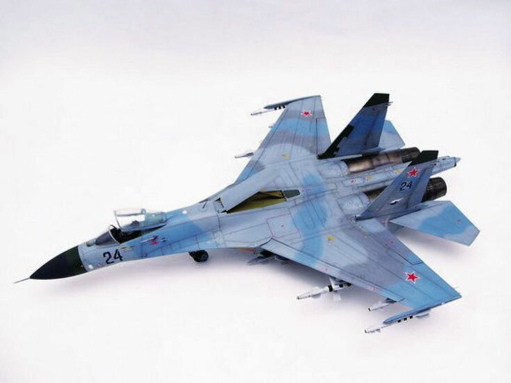 Trumpeter 02224 Sukhoi Su-27 Flanker B Bouwpakket Schaal 1:32