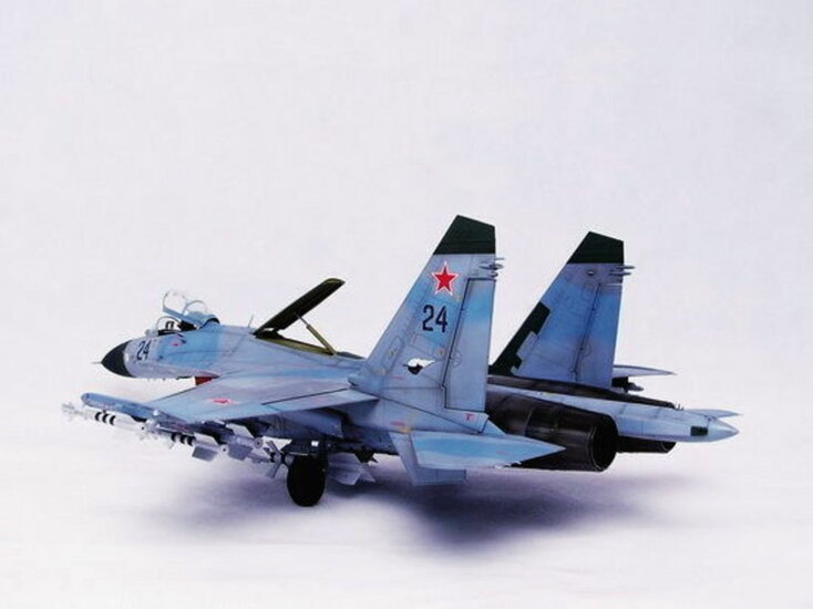 Trumpeter 02224 Sukhoi Su-27 Flanker B Bouwpakket Schaal 1:32