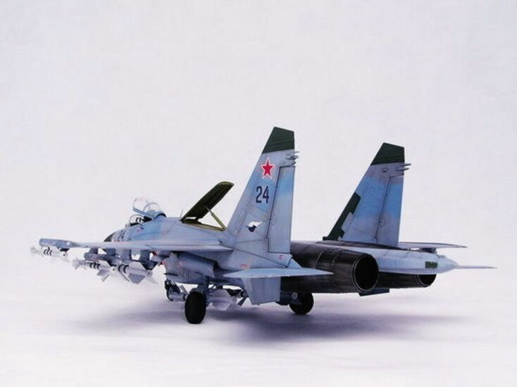 Trumpeter 02224 Sukhoi Su-27 Flanker B Bouwpakket Schaal 1:32