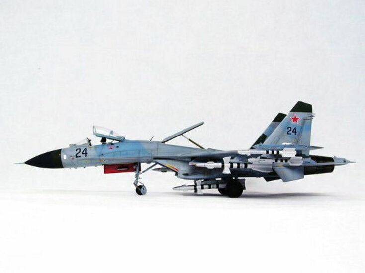 Trumpeter 02224 Sukhoi Su-27 Flanker B Bouwpakket Schaal 1:32