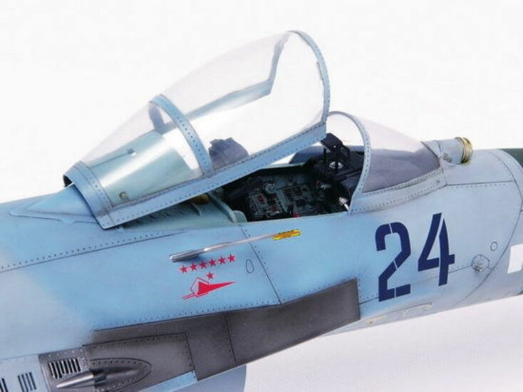 Trumpeter 02224 Sukhoi Su-27 Flanker B Bouwpakket Schaal 1:32