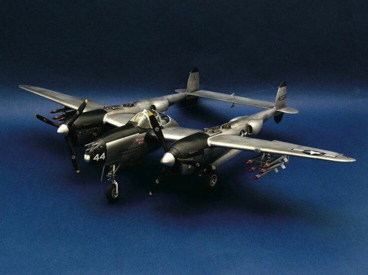 Trumpeter 02227 Lockheed P-38 L-5-LO Lightning Bouwpakket Schaal 1:32