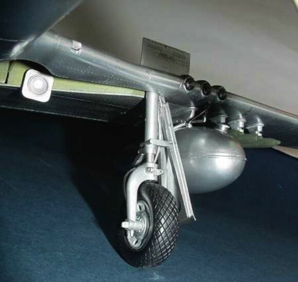 Trumpeter 02401 North American P-51 D Mustang IV Bouwpakket Schaal 1:24