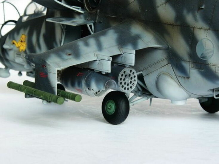 Trumpeter 05103 Mil Mi-24 V Hind-E Bouwpakket Schaal 1:35