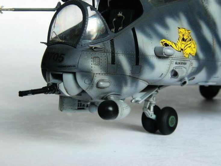 Trumpeter 05103 Mil Mi-24 V Hind-E Bouwpakket Schaal 1:35