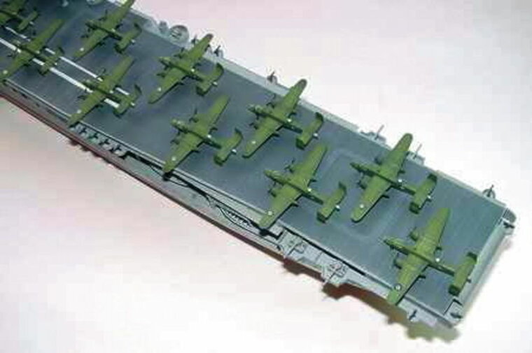 Trumpeter 05601 Flugzeugtr&auml;ger USS Hornet CV 8 Bouwpakket Schaal 1:350