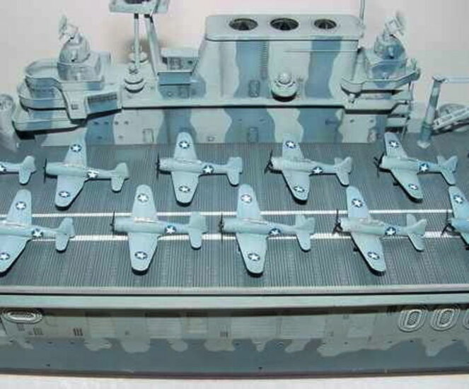 Trumpeter 05601 Flugzeugtr&auml;ger USS Hornet CV 8 Bouwpakket Schaal 1:350