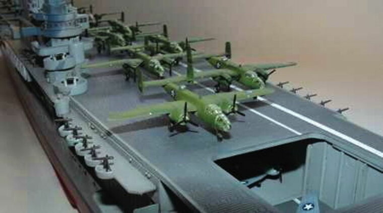 Trumpeter 05601 Flugzeugtr&auml;ger USS Hornet CV 8 Bouwpakket Schaal 1:350
