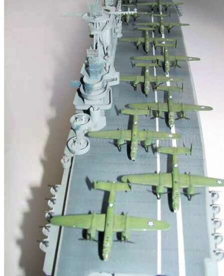Trumpeter 05601 Flugzeugtr&auml;ger USS Hornet CV 8 Bouwpakket Schaal 1:350