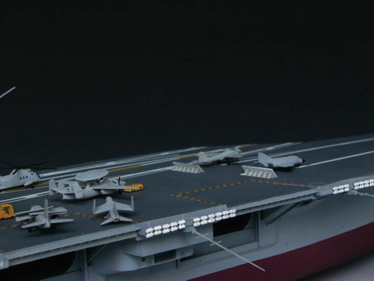 Trumpeter 05605 Flugzeugtr&auml;ger USS Nimitz CVN-68 1975 Bouwpakket Schaal 1:350