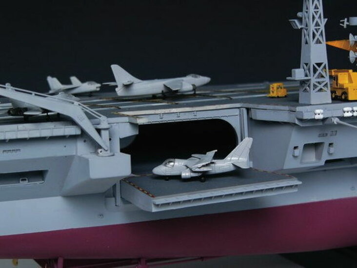 Trumpeter 05605 Flugzeugtr&auml;ger USS Nimitz CVN-68 1975 Bouwpakket Schaal 1:350