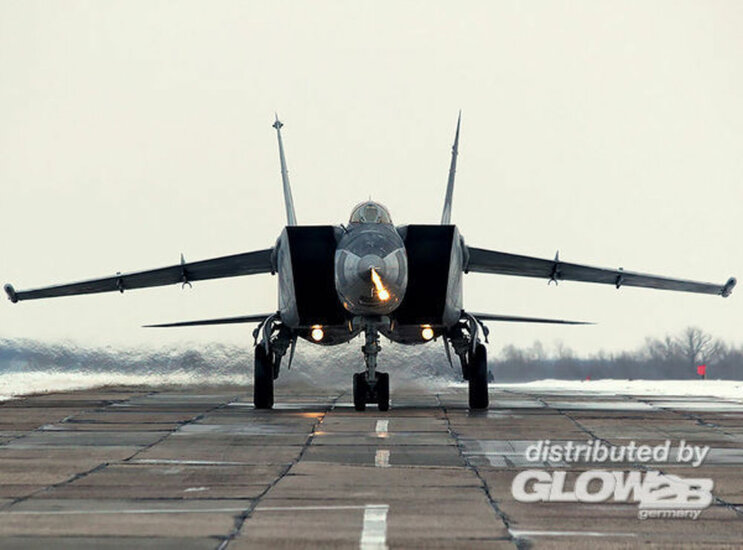 ICM 48902 MiG-25 RB Sovit Reconnaissance Plane Bouwpakket Schaal 1:48