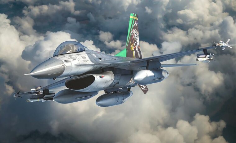 KINETIC K48161 F-16A THAI AF with IRIS-T Bouwpakket Schaal 1:48