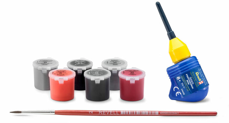 Revell 5669 Geschenkset J&auml;germeister Motor Sport 50th Annivers Bouwpakket Schaal 1:24