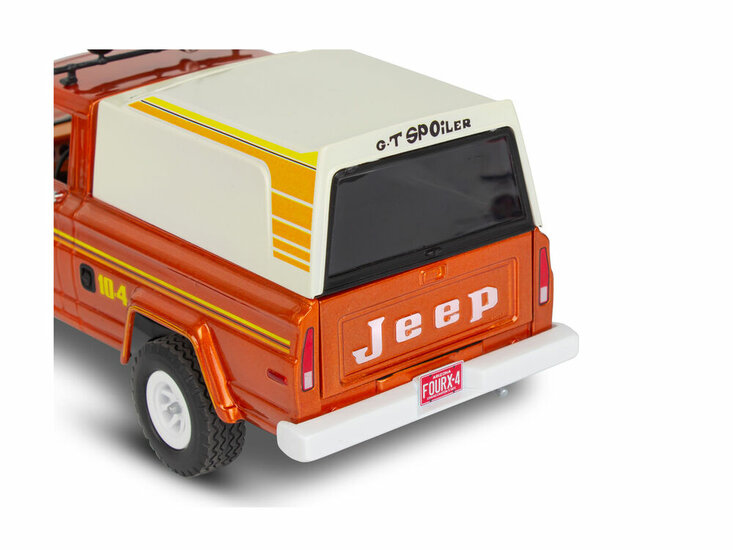 Revell 14568 Jeep J-10 pickup with camper Schaal 1:24