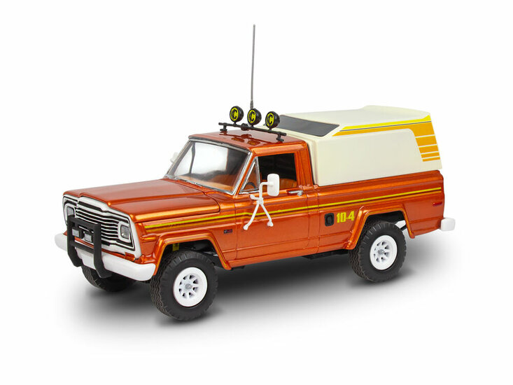 Revell 14568 Jeep J-10 pickup with camper Schaal 1:24