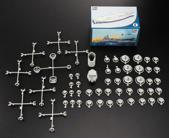 Glow2B Modellbau 5058052000 YAMATO Battleship PREMIUM Bouwpakket Schaal 1:200