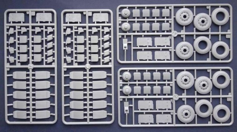 Roden 816 1947 PD-3701 Silverside Bus Modellbausatz Ma&szlig;stab 1:35