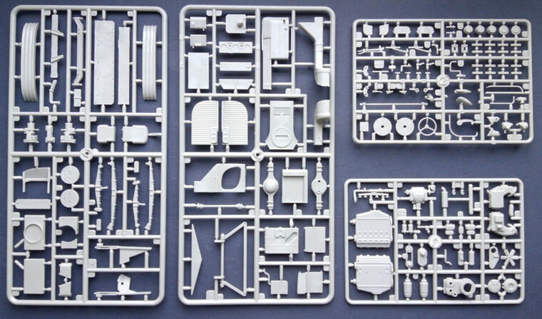 Roden 816 1947 PD-3701 Silverside Bus Modellbausatz Ma&szlig;stab 1:35