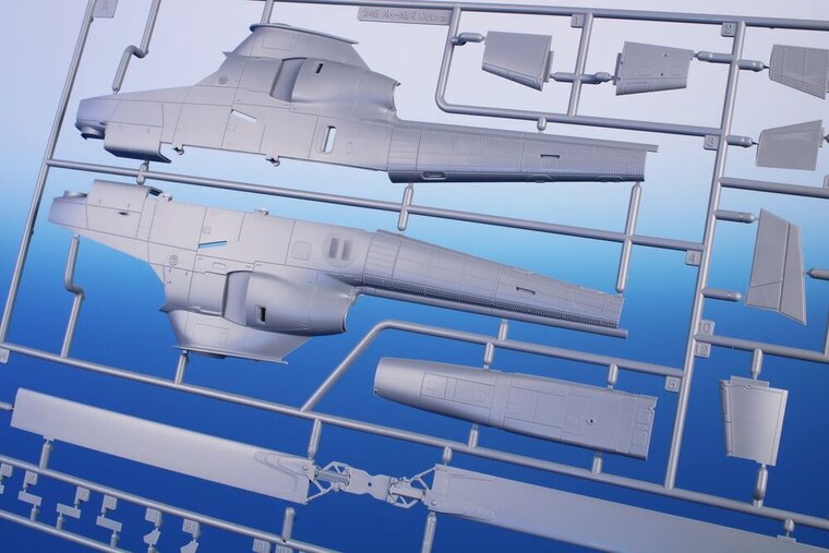 Special Hobby 100-SH48235 AH-1G Cobra &lsquo;Marines/US Navy&rsquo; Modellbausatz Ma&szlig;stab 1:48