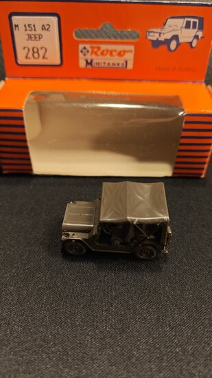 roco minitanks 282 - M 151 A2 Jeep