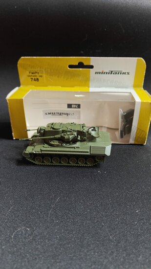 Roco minitanks 748 FlakPz GEPARD  1A2
