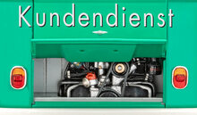 Revell 05648 Geschenkset  150 years of Vaillant VW T1 Bus Bouwpakket Schaal 1:24