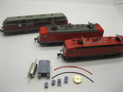 micromotor NR006C motor ombouwset voor Roco 23005, 23007, 23014, 23100-23102, 23216, 23233, 23257, 23268-23269, 23271-23272, 23275-23290, 23410-23411, 23430-23432 micromotor NR006C motor ombouwset voor Roco 23005, 23007, 23014, 23100-23102, 23216, 23233, 23257, 23268-23269, 23271-23272, 23275-23290, 23410-23411, 23430-23432