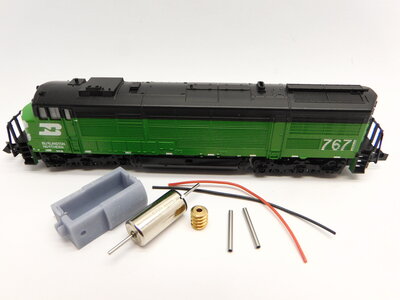 micromotor NM048G motor ombouwset voor Minitrix US U30CG (Santa Fe, Amtrak, Burlington Northern, Penn Central) micromotor NM048G motor ombouwset voor Minitrix US U30CG (Santa Fe, Amtrak, Burlington Northern, Penn Central)