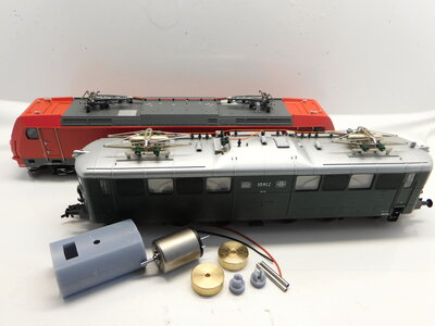 micromotor HR040C ombouwset Roco Ae 4/4, Ae 4/6, Ae 8/8, u.a. micromotor HR040C ombouwset Roco Ae 4/4, Ae 4/6, Ae 8/8, u.a.