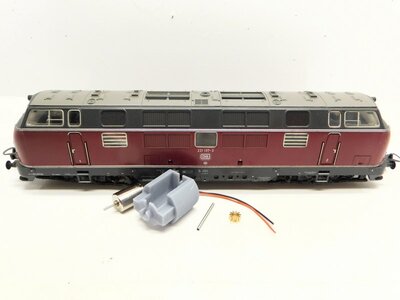 micromotor HTR007G motor ombouwset voor Trix E10.12, E40, BR 110, BR 111, BR 140, u.a. micromotor HTR007G motor ombouwset voor Trix E10.12, E40, BR 110, BR 111, BR 140, u.a.