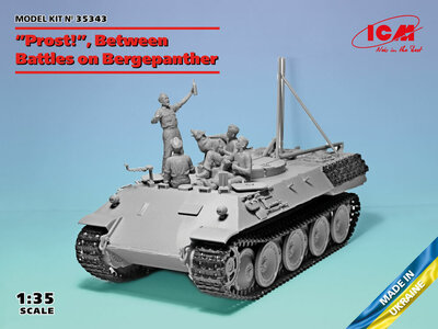 ICM 35343 Prost!"Between Battles on Bergepanther(WWII German Tankmen with Bergepanther Schaal 1:35